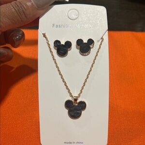 Fashion Jewelry Black and Gold Necklace Set